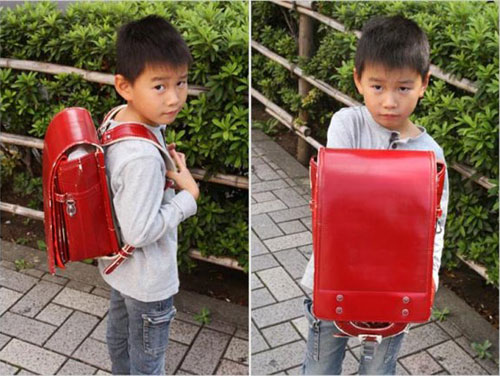 Детский рюкзак превращается в японский пожарный гидрант
